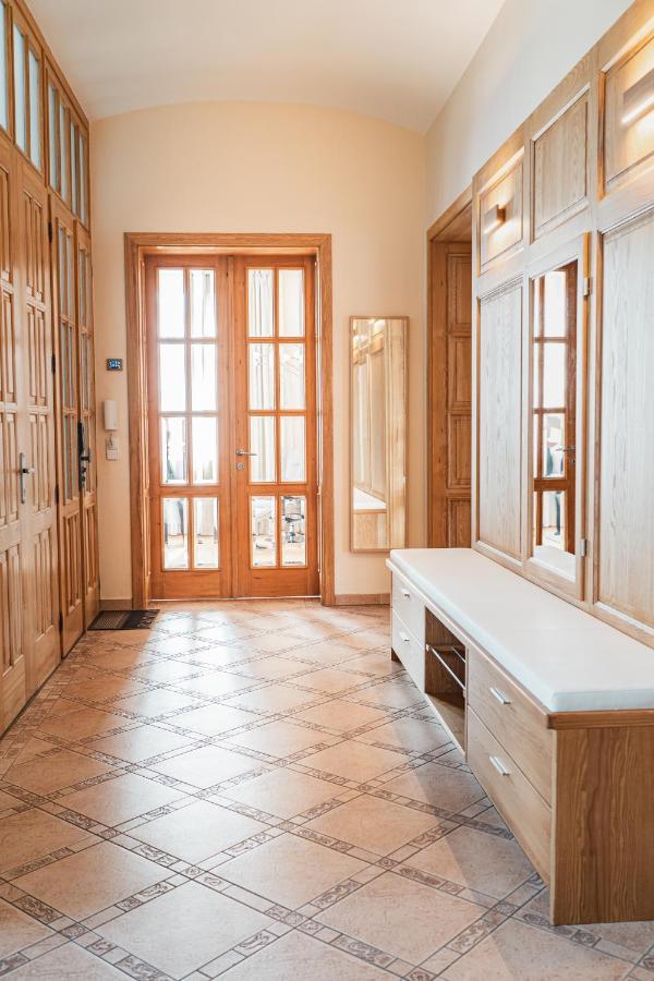 Executive 2-Bdrm Central Suite Usti nad Labem Exterior foto