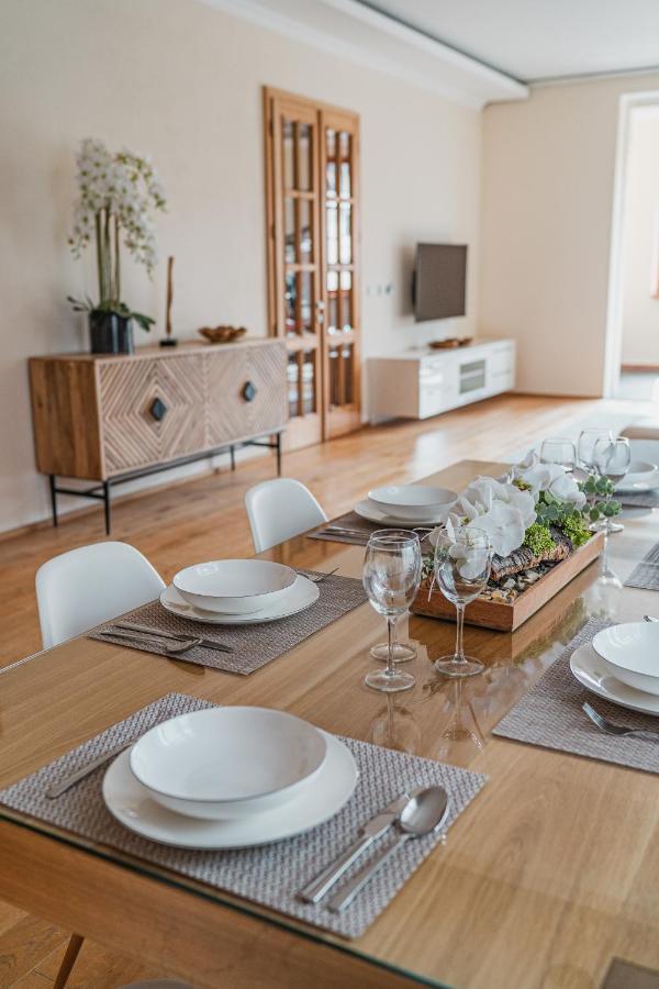 Executive 2-Bdrm Central Suite Usti nad Labem Exterior foto
