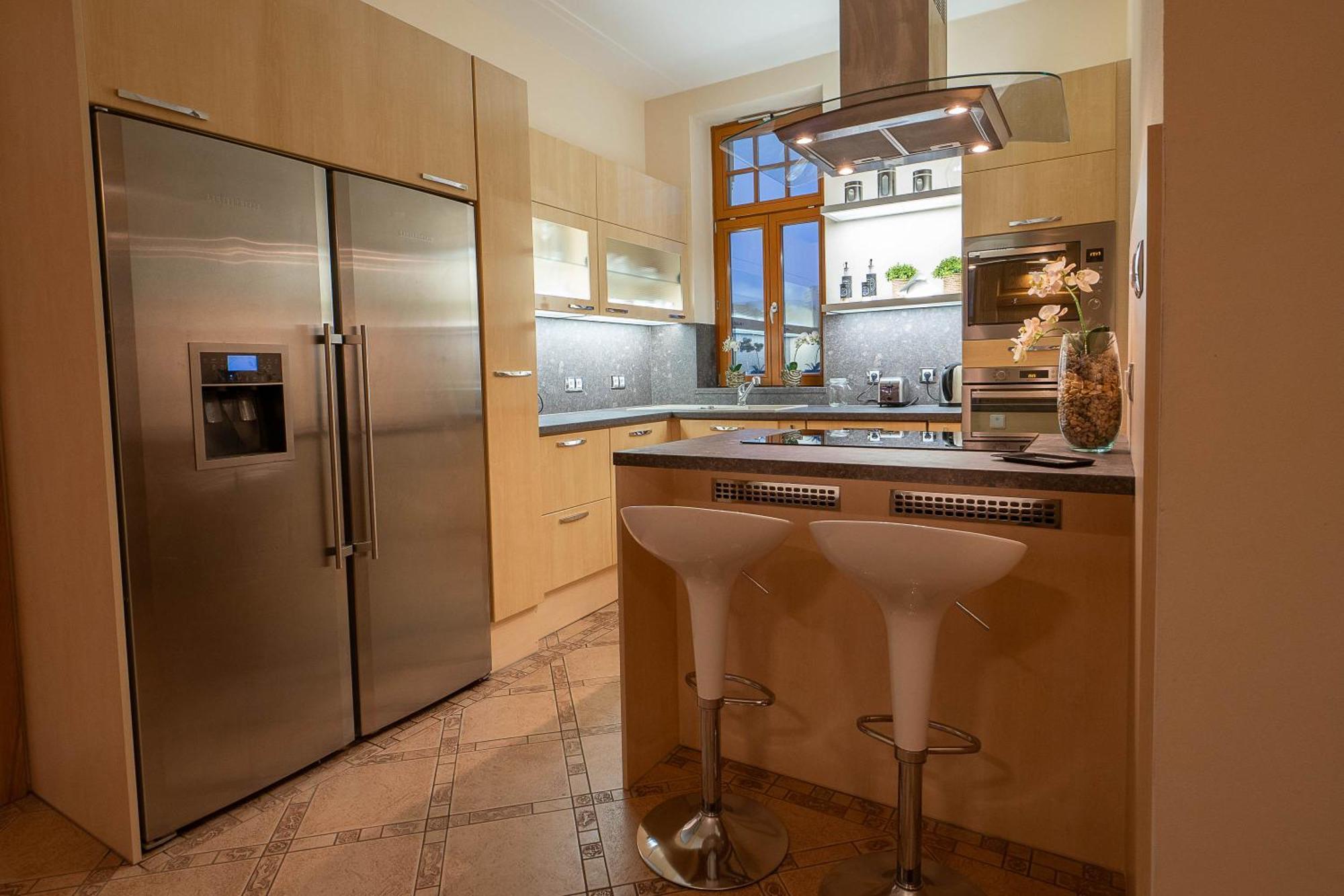 Executive 2-Bdrm Central Suite Usti nad Labem Exterior foto